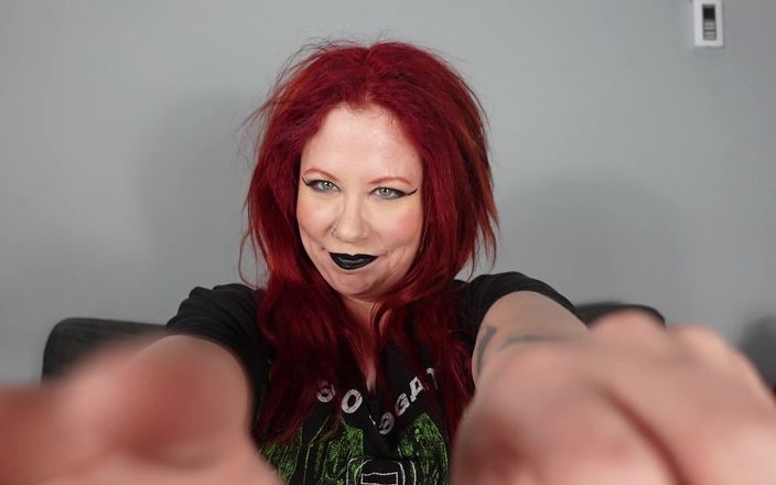 Deanna deadly: Kakak tiri gotik menggelitikmu untuk bikin kamu tersenyum dan bikin...