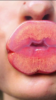 Sensual Golden Melting Kiss