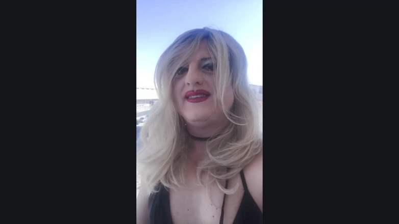 Asija-Robins: Transsexuál Asija Robin v Salernu