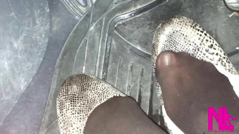 Nyllady: Dangling and Footplaying with Snaked Designed Flats in the Car