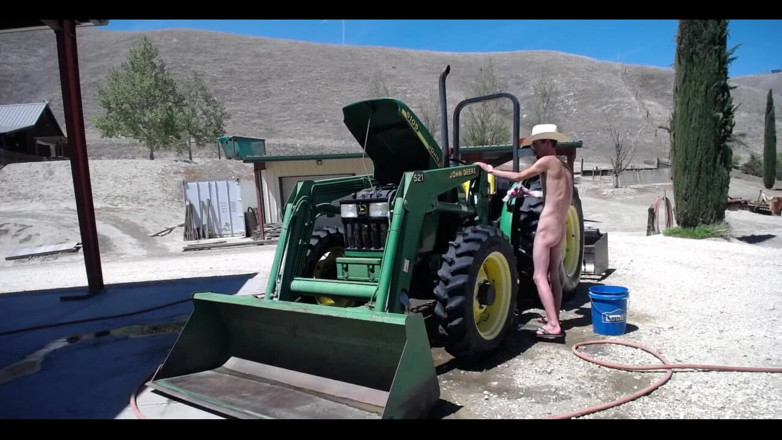Joe Iandola: Tractor Chaturbate Show