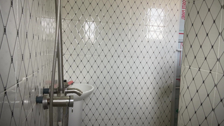 Amateur Teen Studio: Semua mereka mahu bergilir-gilir dengan pepek ketat manis saya