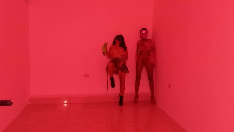 Martin13: Najlepsi przyjaciele spotykają się, aby zrobić zmysłowy taniec pokazując pochwy