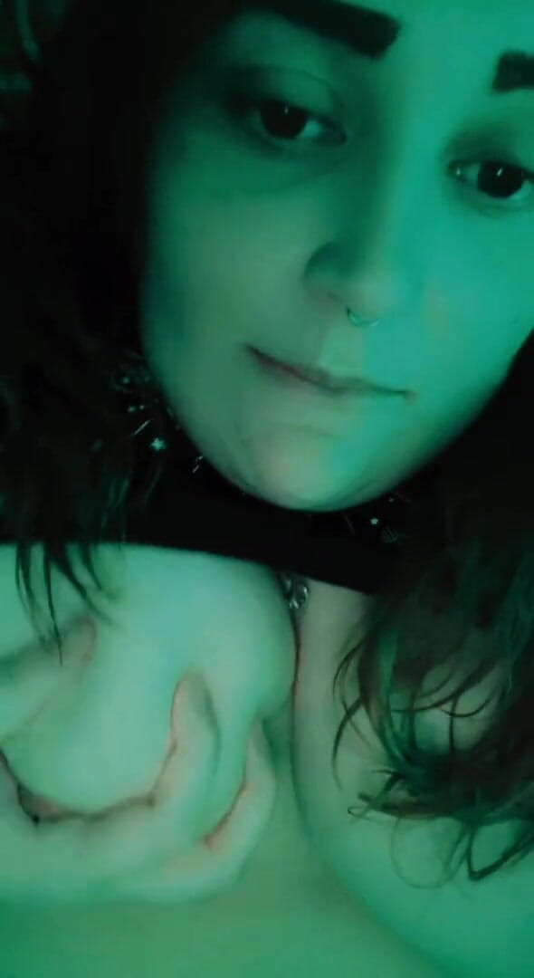 Nikki Danzig: Wet and needy BBW