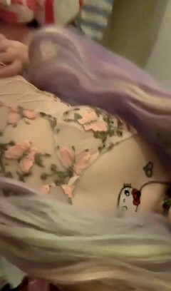 EmoDream1998: Užijte si mě nahou prozatím 1