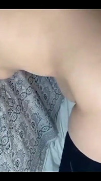 Indische Amateur Vreemdgaande Vrouw Anale Seks Op Zijn Hondjes Staande Muur Om Een Grote Lul in Haar Strakke Kont Te Krijgen