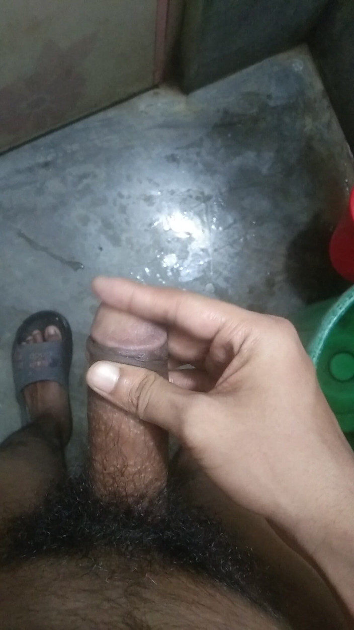 Viral_tiktokar: So I Went to the Bathroom, Put Soap on My...