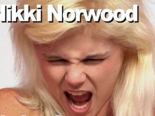 Edge Interactive Publishing: Nikki Norwood nagi różowy dildo