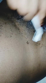 Büyük zenci yarağımı tıraş ediyor sonra sikiyor bölüm 1