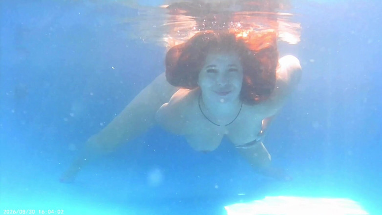 Sexy_Emeli: Onder water in zwembad
