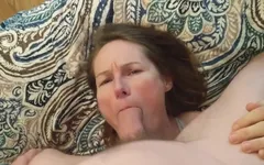 Team Jerica neukt haar mond en voedt haar mijn sperma terwijl ze zichzelf aanraakt - pov