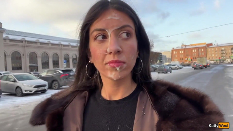 Katty West: Blowjob gila di mobil dan cumwalk