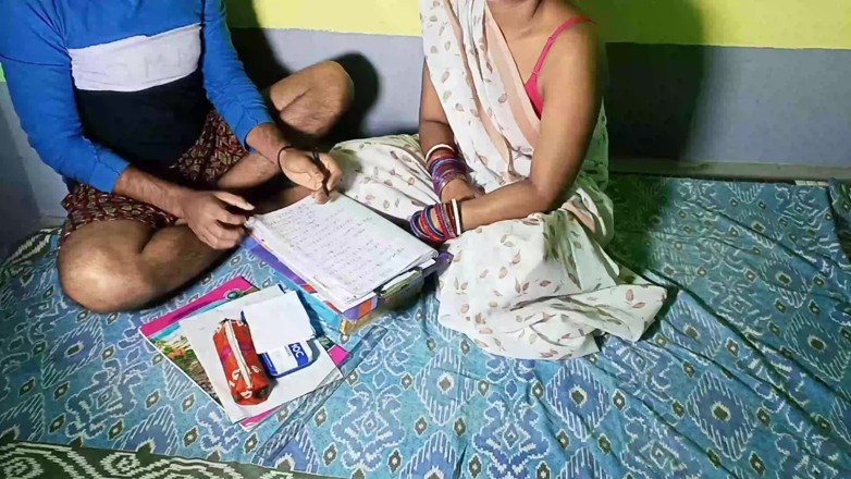 FireeCouple: Real Time Chudai con un eccitante sexy tutor privato desi...