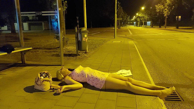 sweetfeet29: Noc v roztomilých šatech