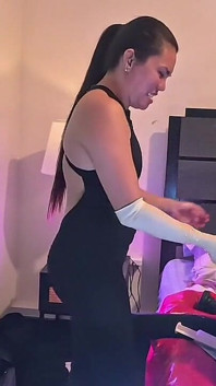 Asijský femdom anální fisting a pegging