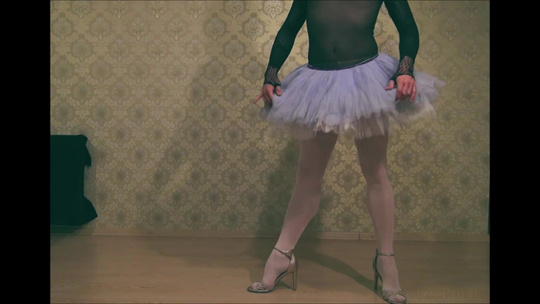 Nylondelux: Ballerina Pantyhose and Tuttu