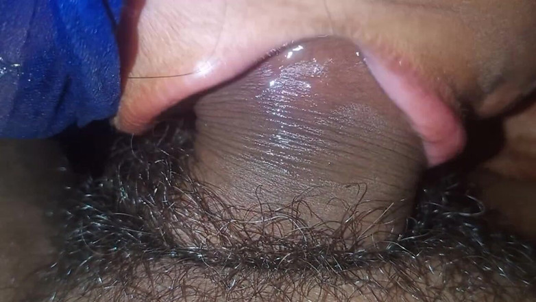 skkumari257: 겸둥이 소녀 섹시한 소녀의 자지 빨기 MmS