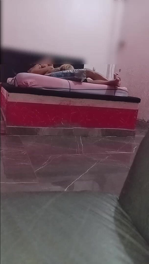 parejacasero: एक मोटल में एक अमीर मुख-मैथुन