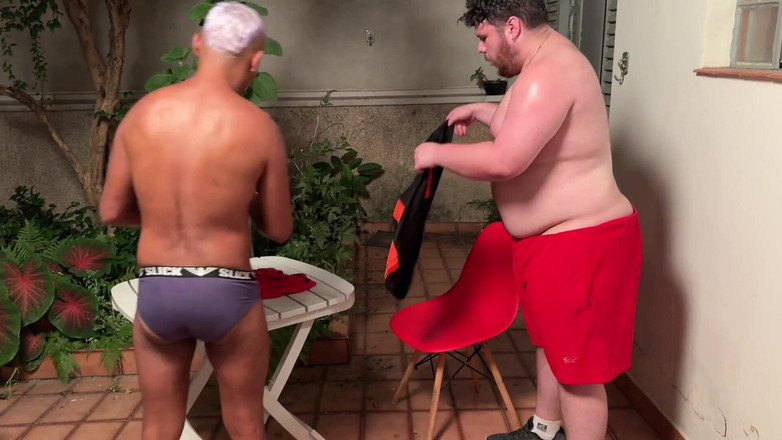 Dirty tricks gays: Podcast in secret : une prof coquine baise le gros marié...