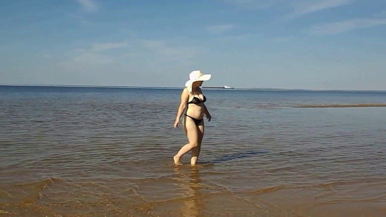 RedRoseRus: Hot On The Beach -15 (समुद्र तट -15 पर गर्म)