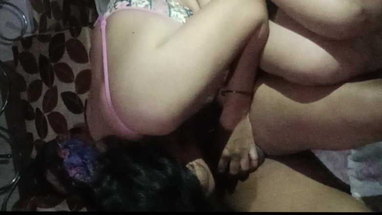 Rangeeli_Mangala: Desi bhabhi rief die freundin des ehemanns zum ficken an