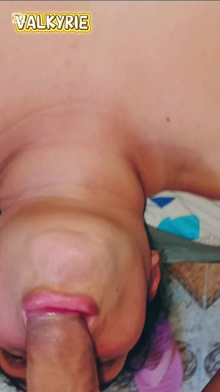 Valkyrieandluigy: Seks anal yang lezat dan bola blowjob