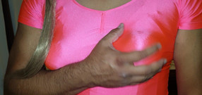 Sexy shinny clothes: Super Shinny Pink Top dan Pointy Boobs, Pakaian Senaman 90-an