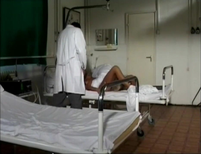 Anal Invasion: Sesso anale profondo per il culo dolce di una ragazza...