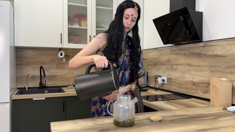 HannahKim: 和一个印度女孩玩粗暴性爱，她是一个听话的婊子