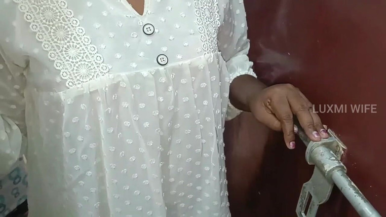 Luxmi Wife: पत्नी ने सौतेले भाई को हस्तमैथुन करते हुए पकड़ा -1