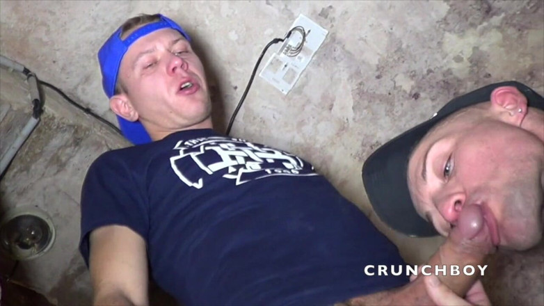 Gaybareback: Jordan wurde roh von Oscar Wood im dezenten keller gefickt