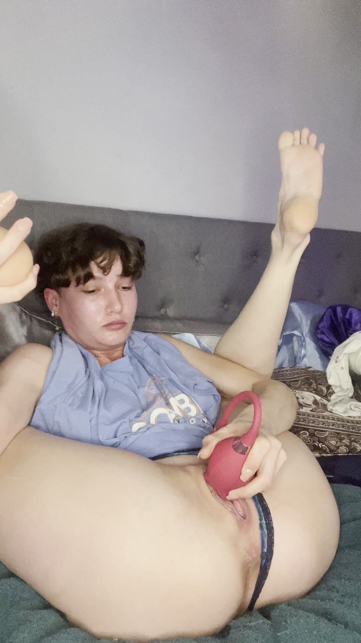 AhanuReed: Stříkání Vedle mého přítele