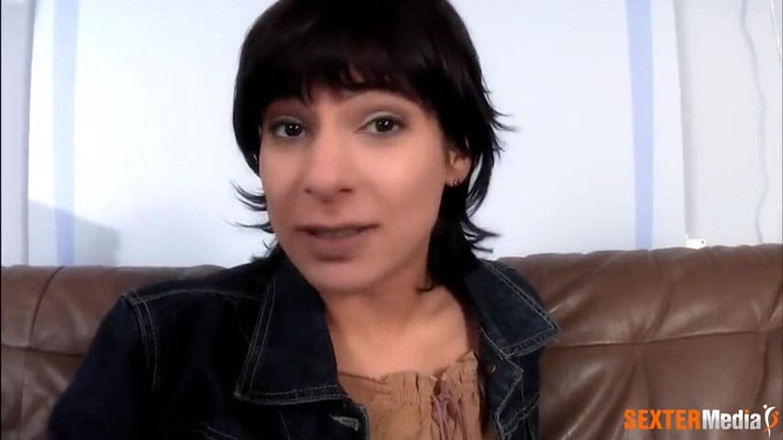 Sextermedia by Pete: A sala vira um cenário pornô