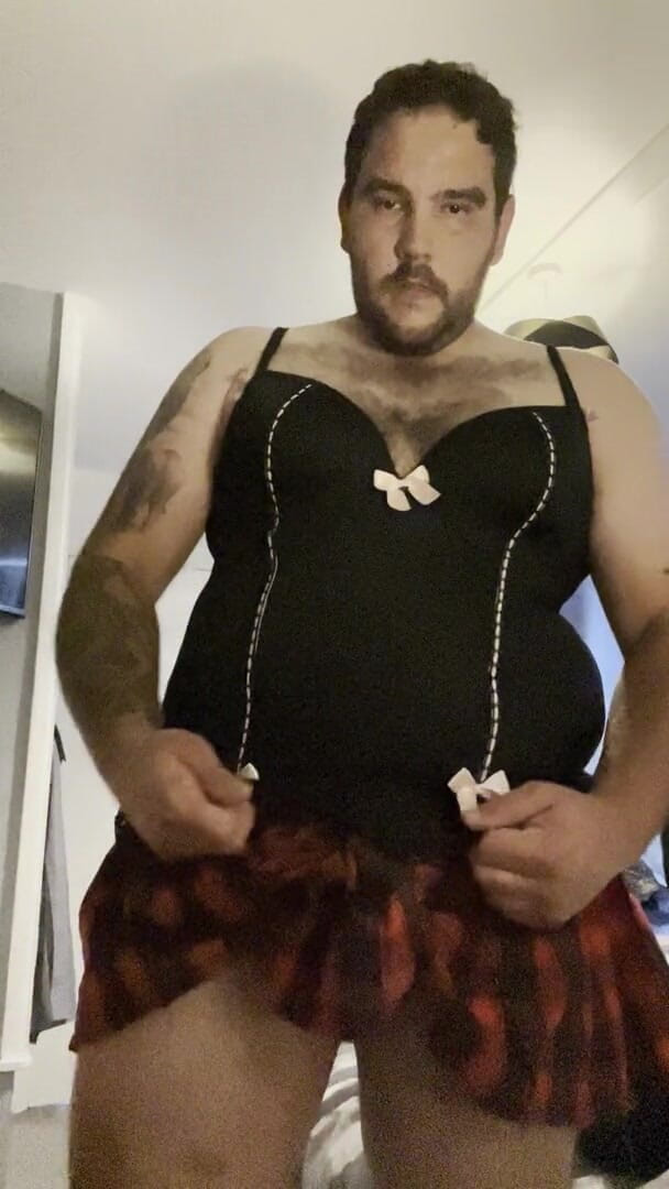 Shaun Cbt: Pták a koule se promění na fialovou v otroctví s...