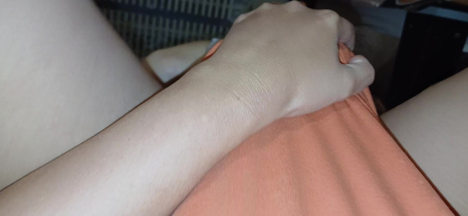 Lesbian-candys: Fotto la mia vicina in bocca sotto la mia maglietta