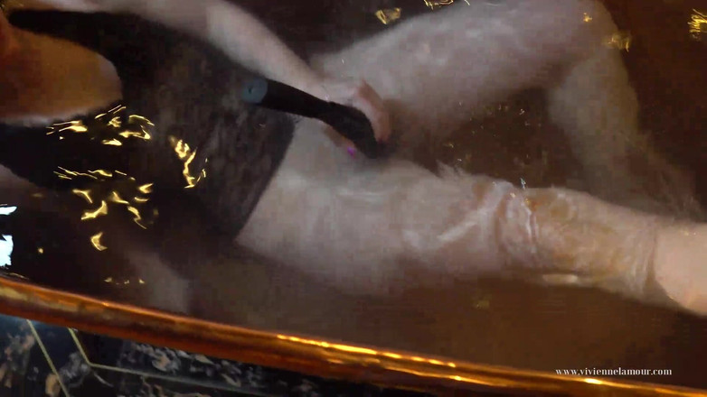 Vivienne l'Amour: Vivienne l'amour - máy rung tắm đồng thủ dâm