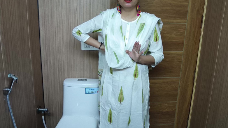 Saarabhabhi6: Trying My Stepmother's Delicious Pussy in the Bathroom. Full Video