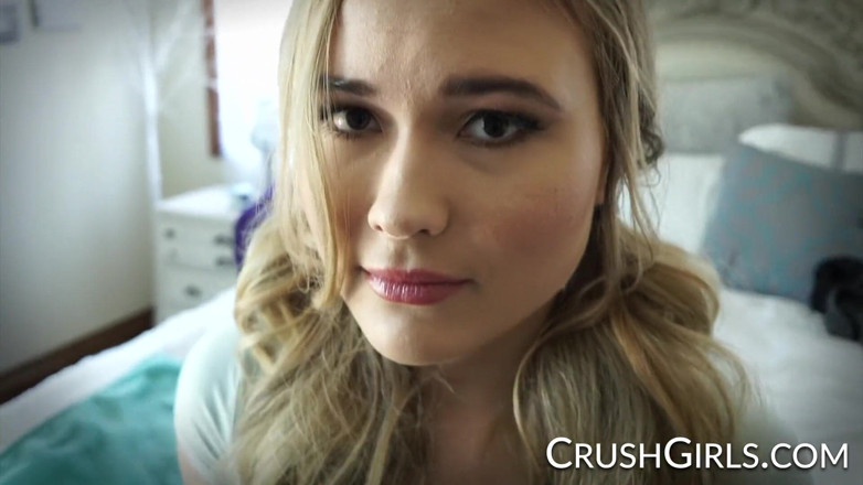 Crush Girls: Schiacciare ragazze - Alyssa Cole viene punita per aver preso la...