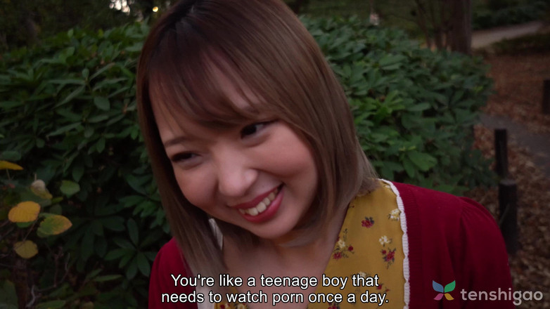 Tenshigao: Kotone Fujiki zieht sich heute für uns in ein Kostüm...