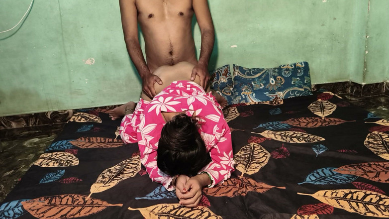 yongboy1: Indian Stepbrother and Step Stepsister Sex 18 Year Old Indian Girl...