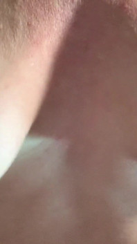 Tetas pequeñas con pezones largos