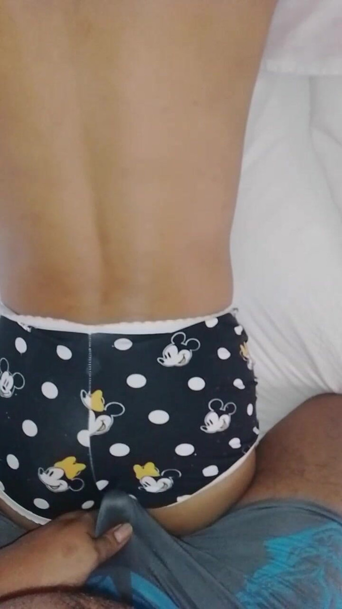 Skinnydanie21: 我让我苗条的继妹火辣并渴望鸡巴