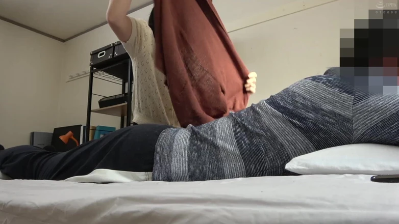 Vulture: Склонение жены пойти заботиться о нем, оставляя их в покое. 3 куколда, специальное видео