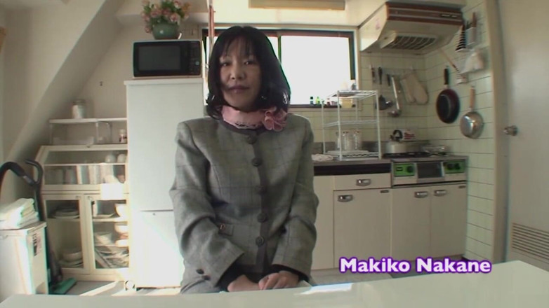 Milf in Love: Dev meme uçlu Japon orta yaşlı seksi kadınlar - bölüm 01