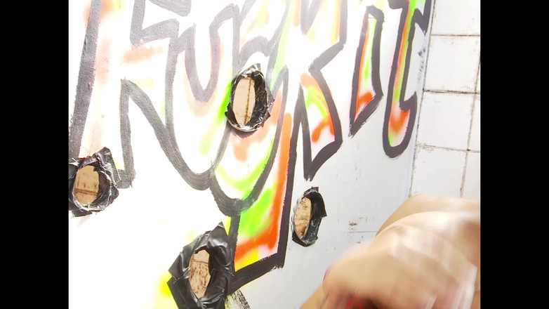 Inthe MILF room: Керри Луиза Обожает Получать Кончание В Gloryhole