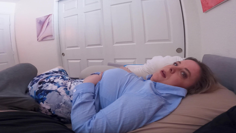 Erin Electra: Stiefsohn Teilt Ein Bett Mit Stiefmutter Und Sie Versuchen, Sich...