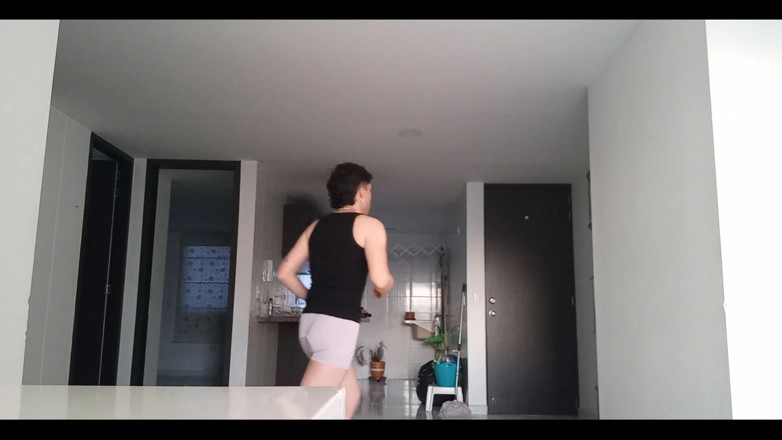 Diego_latinboy: Desnudo y solo en casa 1