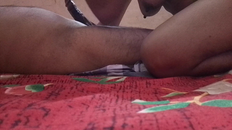 Skydreem1104: 夫は妻をペニスの外に座らせ、お尻を叩き、二人ともそれを楽しんでいます