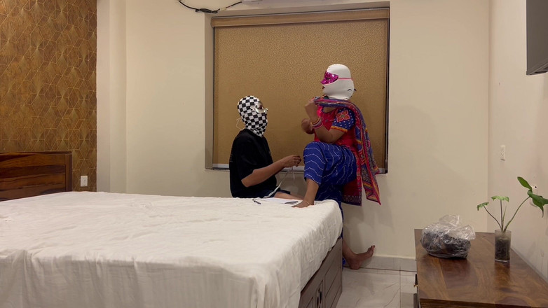 Besharam Jodi: Desi Bengálská Bhabhi šuká v jejím pokoji Besharam Tailor zezadu a...