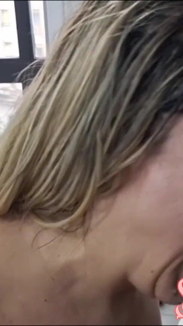 Suzie Slut Esposa No Cio so Esperando O Marido Sair Do Banho Pra Fuder Cuzinho Dela E Gozar Bem Gostoso (Suzie Hard Anal)